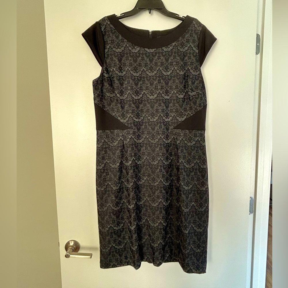 Tahari Black cap sleeve dress